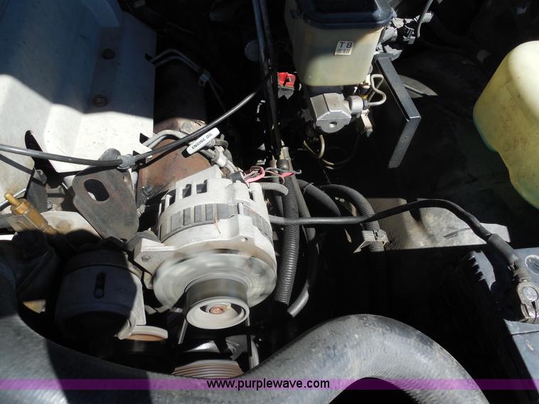 image for item E7716 1992 Chevrolet 3500HD flatbed truck