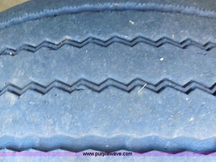 image for item E7716 1992 Chevrolet 3500HD flatbed truck