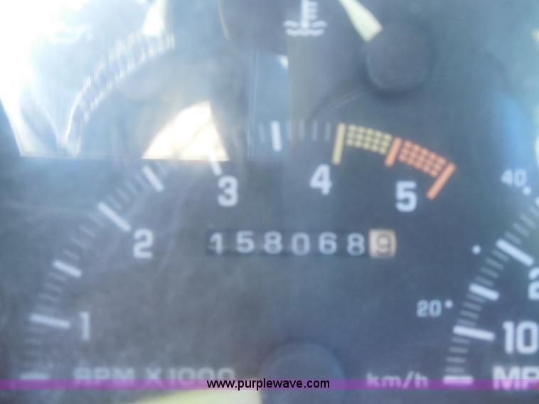 image for item E7716 1992 Chevrolet 3500HD flatbed truck