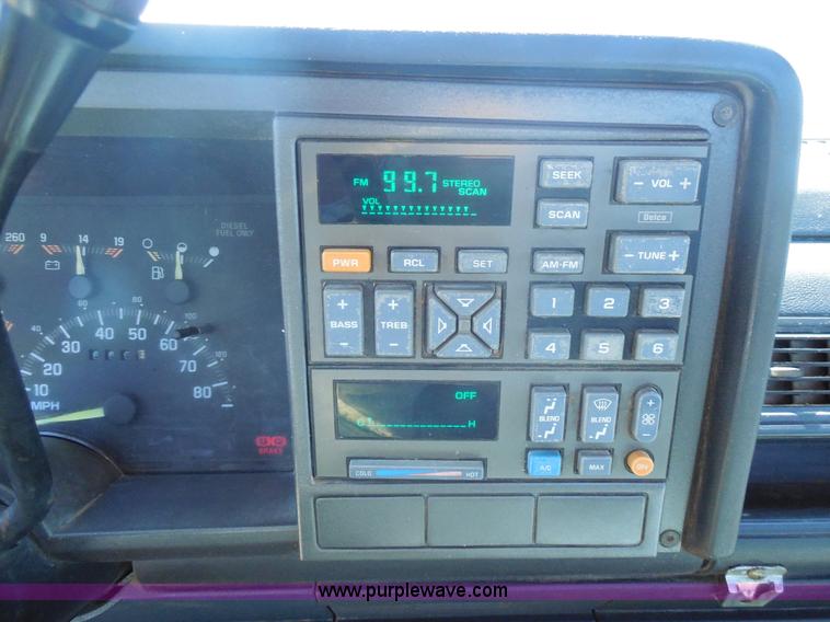 image for item E7716 1992 Chevrolet 3500HD flatbed truck