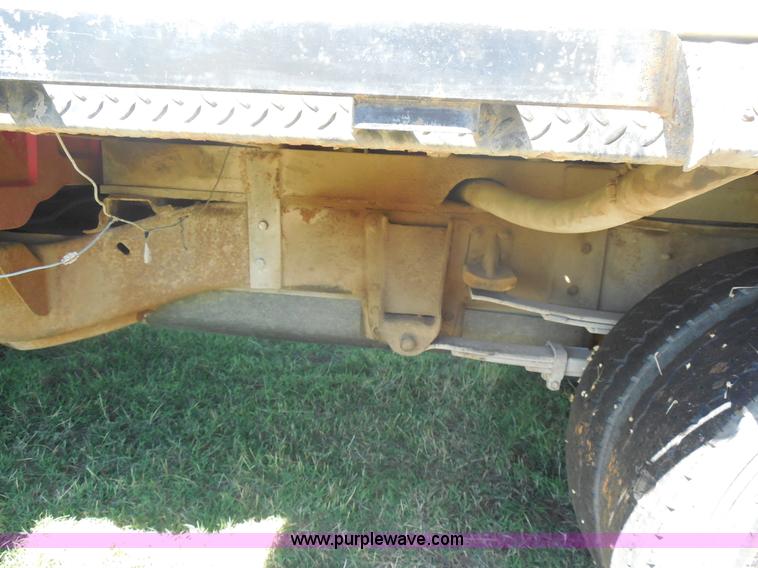 image for item E7716 1992 Chevrolet 3500HD flatbed truck