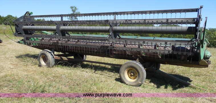 image for item E7717 John Deere 224 rigid head