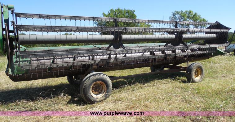 image for item E7717 John Deere 224 rigid head