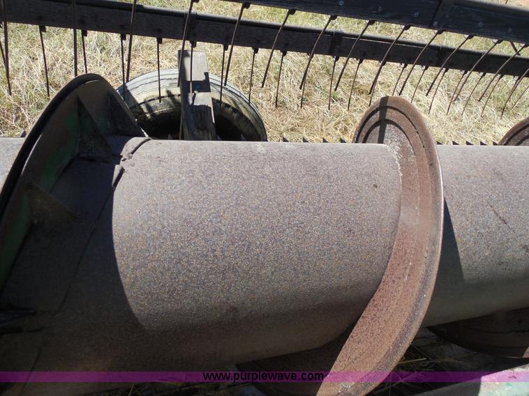 image for item E7717 John Deere 224 rigid head