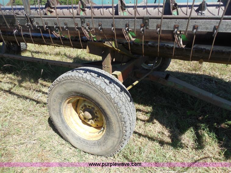 image for item E7717 John Deere 224 rigid head