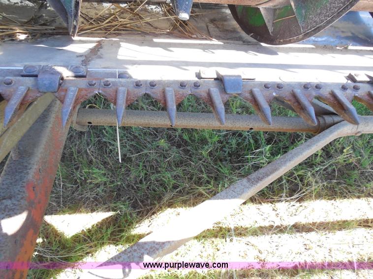 image for item E7717 John Deere 224 rigid head