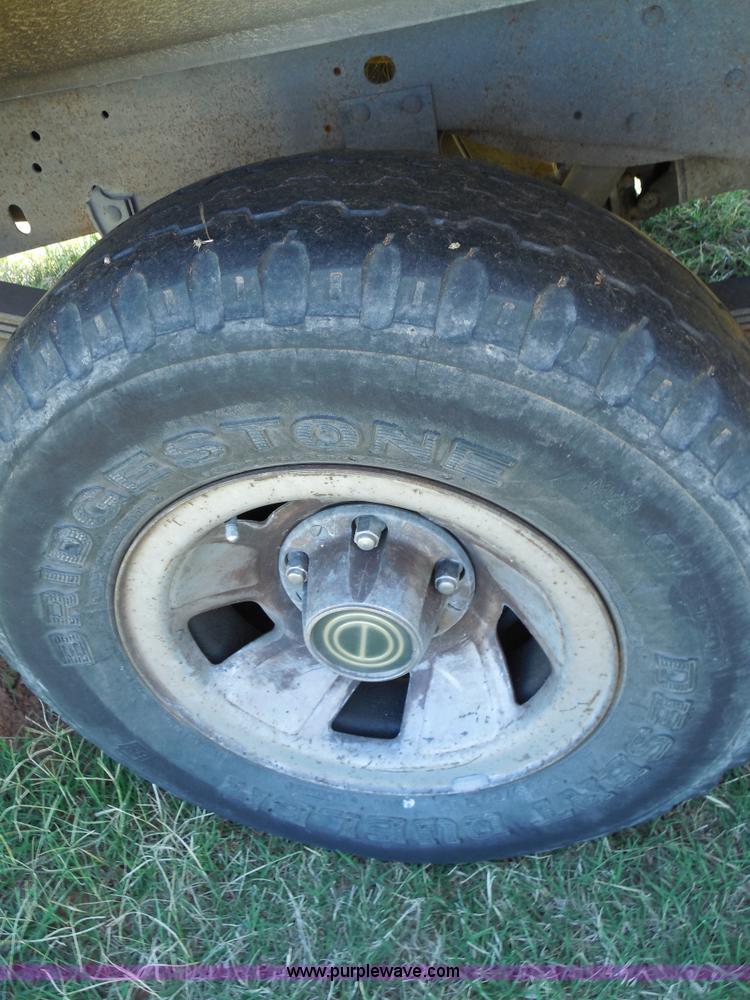 image for item E7718 1995 Ford F150 XL pickup truck