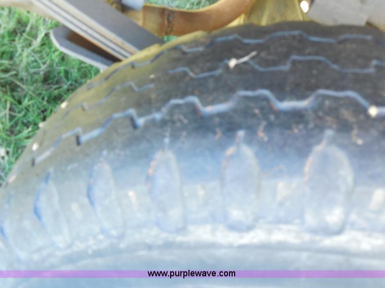 image for item E7718 1995 Ford F150 XL pickup truck