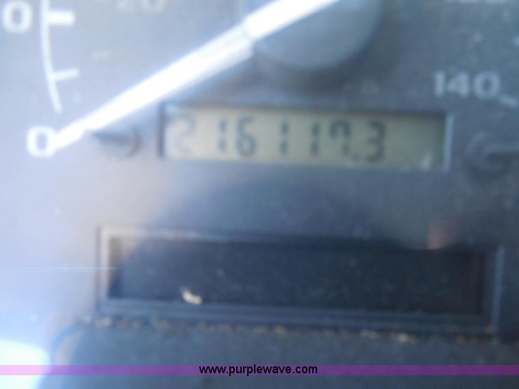 image for item E7718 1995 Ford F150 XL pickup truck