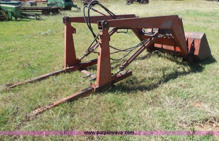 image for item E7727 Massey-Ferguson MF235 loader