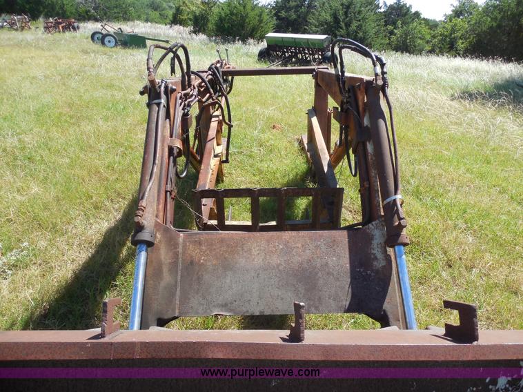 image for item E7728 Work Master 880 loader