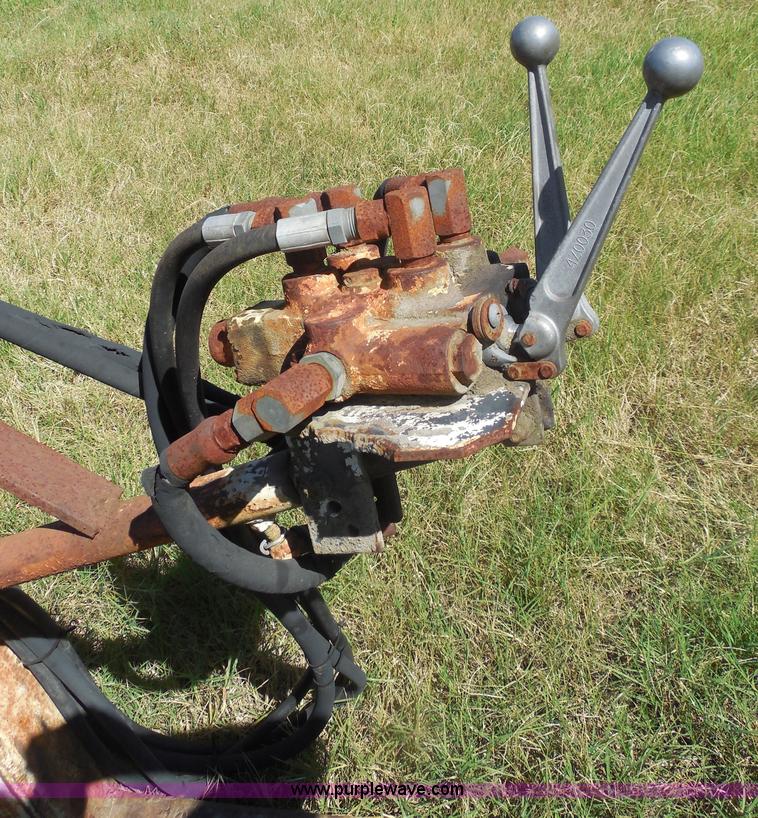 image for item E7728 Work Master 880 loader