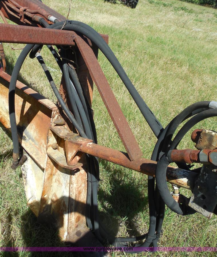 image for item E7728 Work Master 880 loader