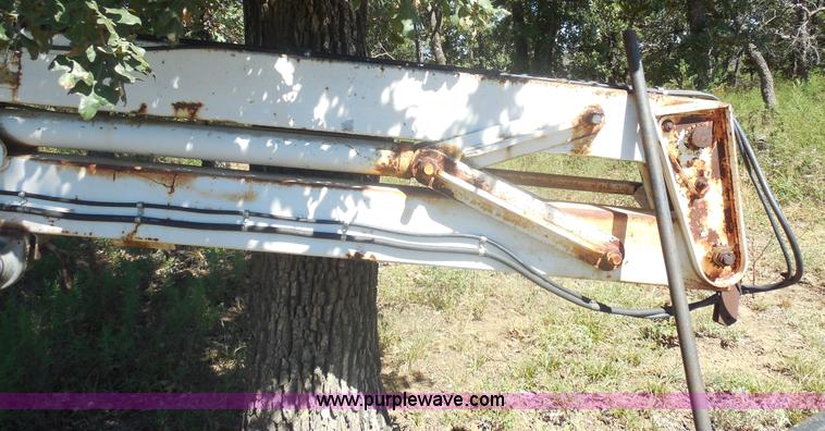 image for item E7733 Utility equipment DF2132 truck mounted bucket crane