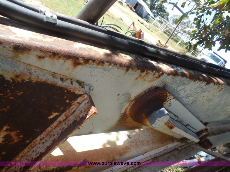 image for item E7733 Utility equipment DF2132 truck mounted bucket crane