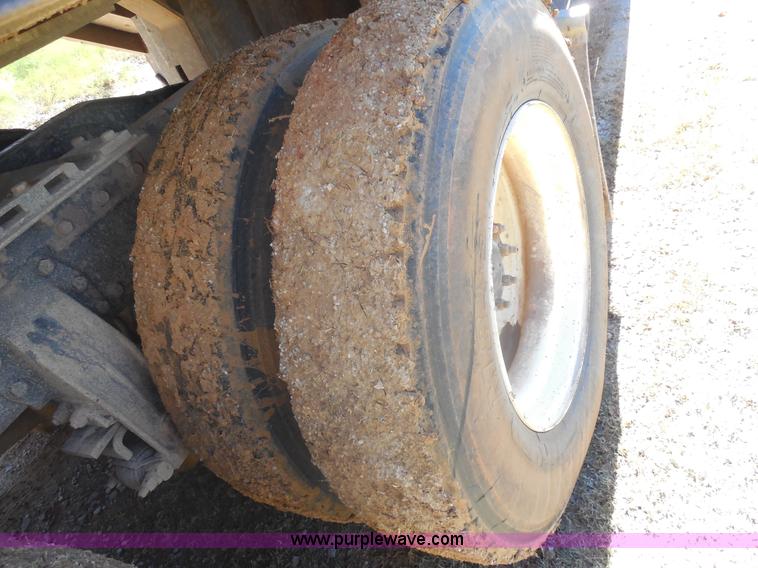 image for item F3242 1997 Peterbilt 378 semi truck