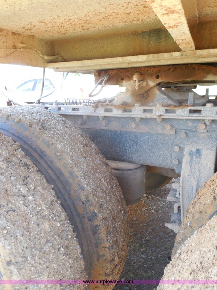 image for item F3242 1997 Peterbilt 378 semi truck