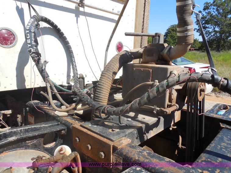 image for item F3242 1997 Peterbilt 378 semi truck