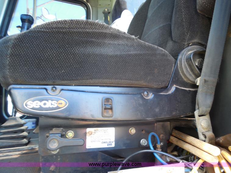 image for item F3242 1997 Peterbilt 378 semi truck