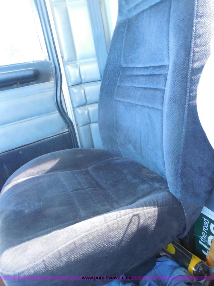 image for item F3242 1997 Peterbilt 378 semi truck