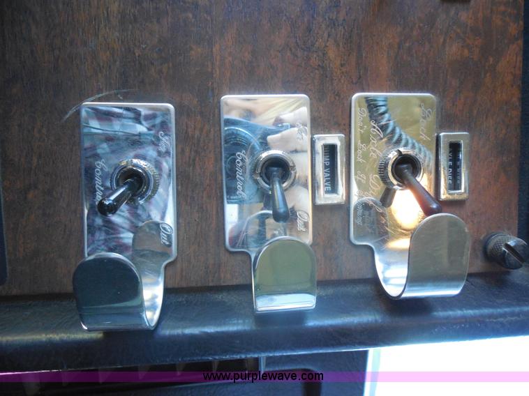 image for item F3242 1997 Peterbilt 378 semi truck