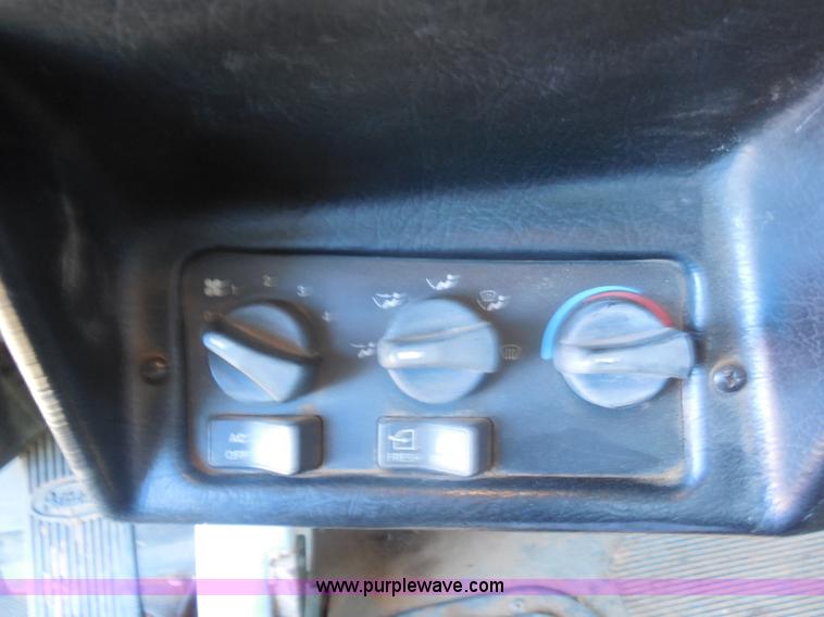 image for item F3242 1997 Peterbilt 378 semi truck