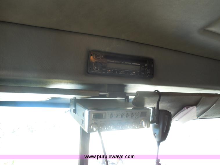 image for item F3242 1997 Peterbilt 378 semi truck