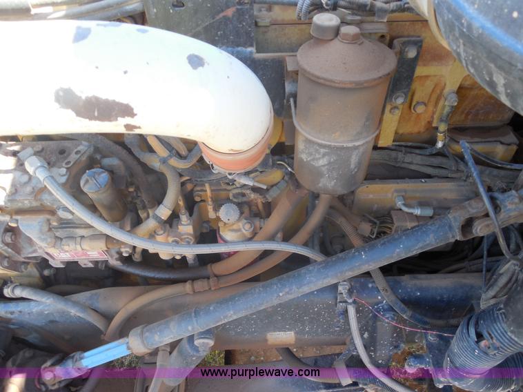 image for item F3242 1997 Peterbilt 378 semi truck