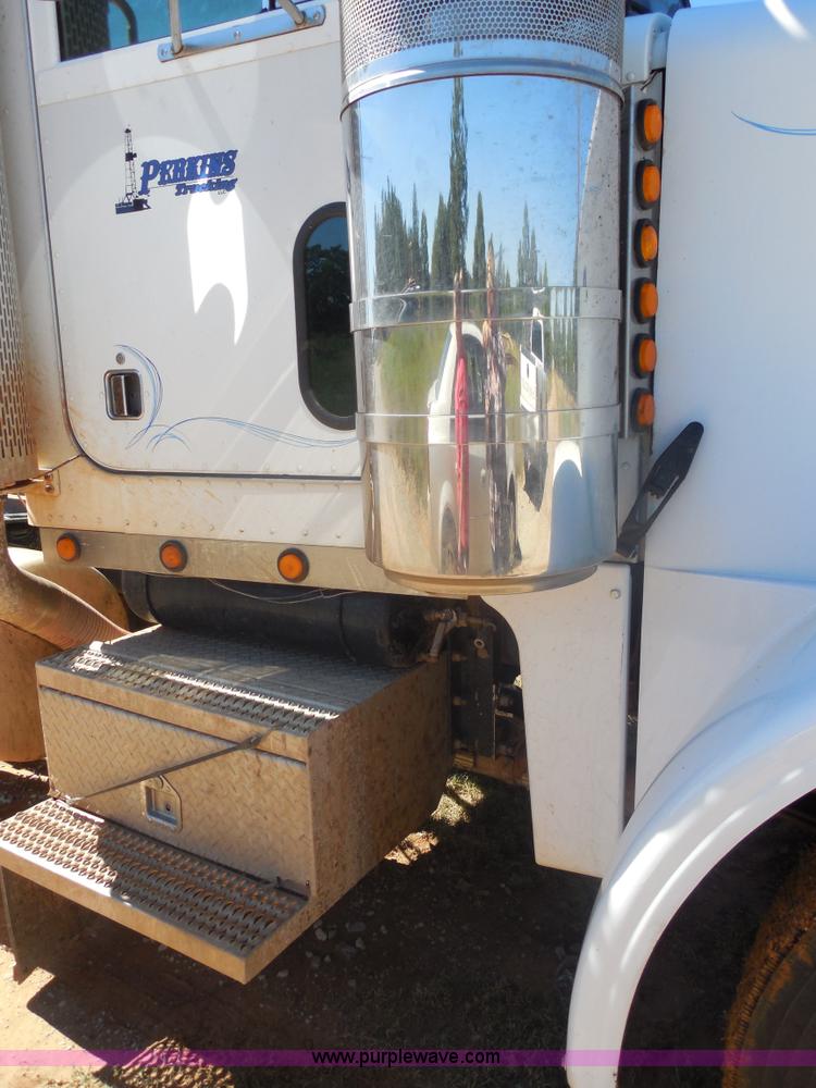 image for item F3242 1997 Peterbilt 378 semi truck