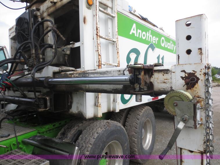 image for item F6661 1998 Wilkens 23' grapple crane trailer