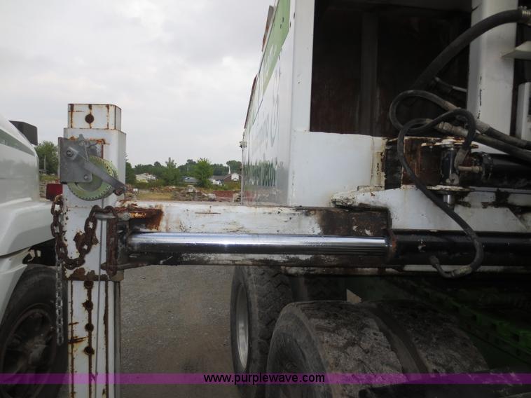 image for item F6661 1998 Wilkens 23' grapple crane trailer