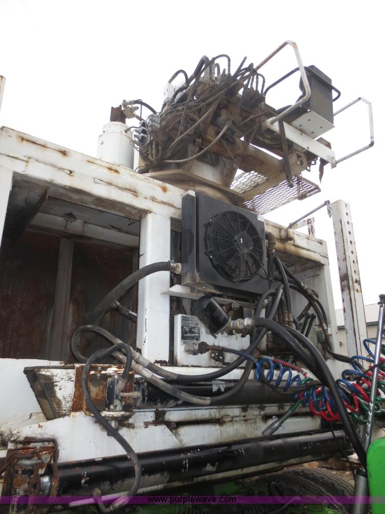 image for item F6661 1998 Wilkens 23' grapple crane trailer