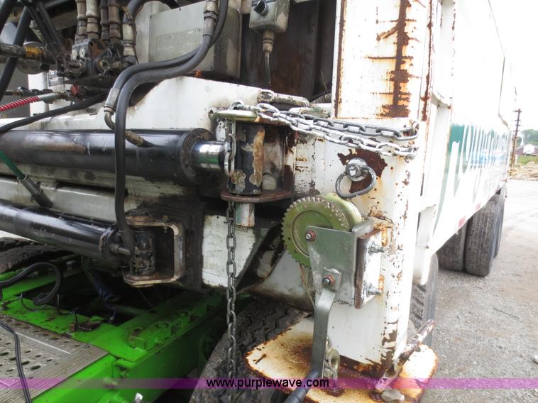 image for item F6661 1998 Wilkens 23' grapple crane trailer