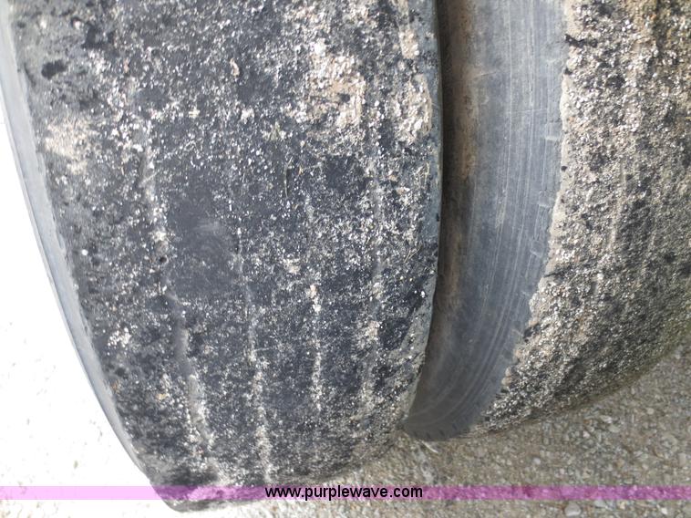 image for item F6661 1998 Wilkens 23' grapple crane trailer