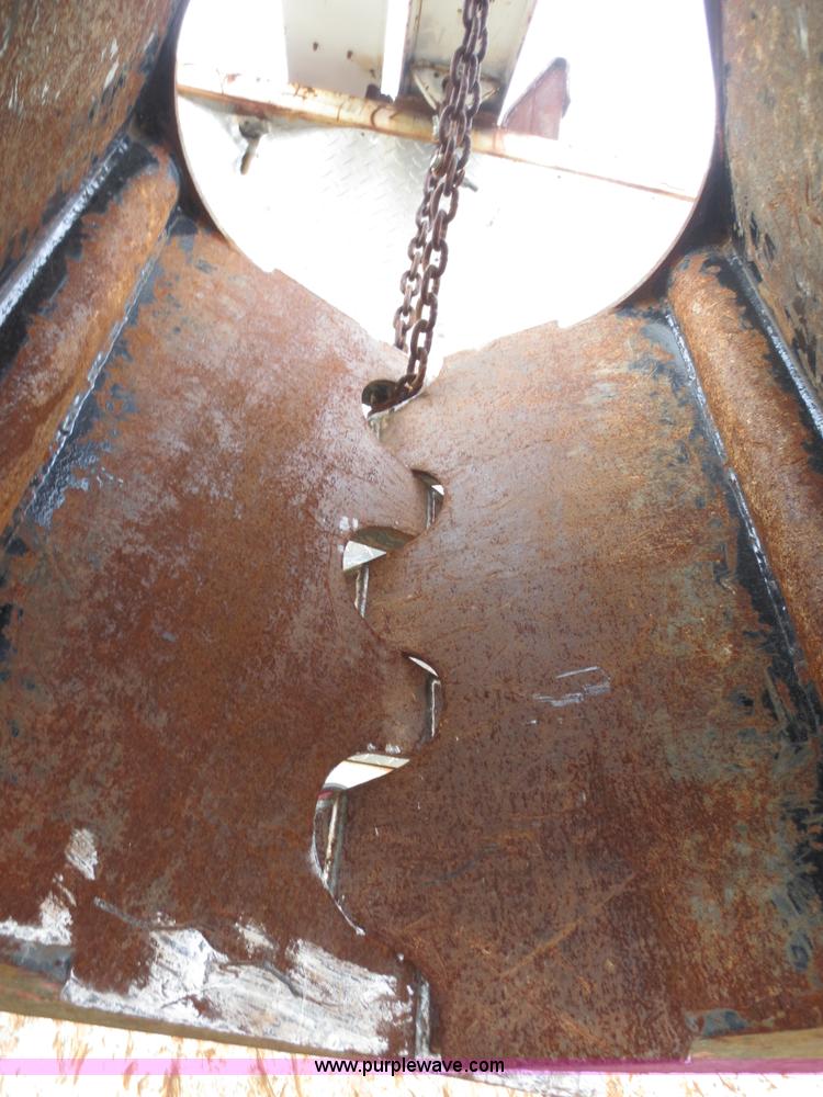 image for item F6661 1998 Wilkens 23' grapple crane trailer