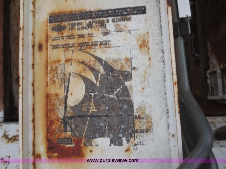 image for item F6661 1998 Wilkens 23' grapple crane trailer