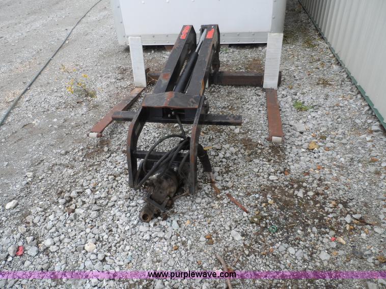 image for item F6664 IMT 16000 Series II truck mounted crane