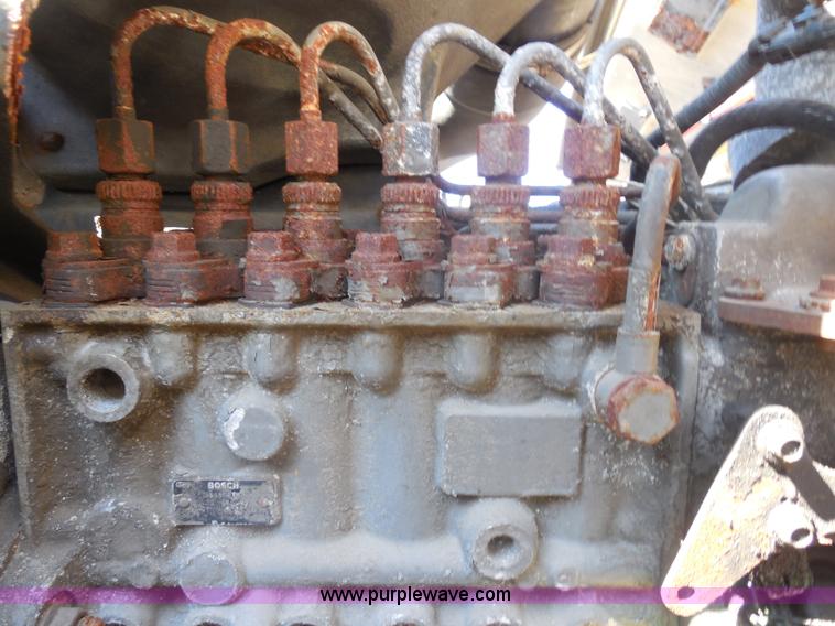 image for item I1312 1997 Ford F800 truck cab and chassis