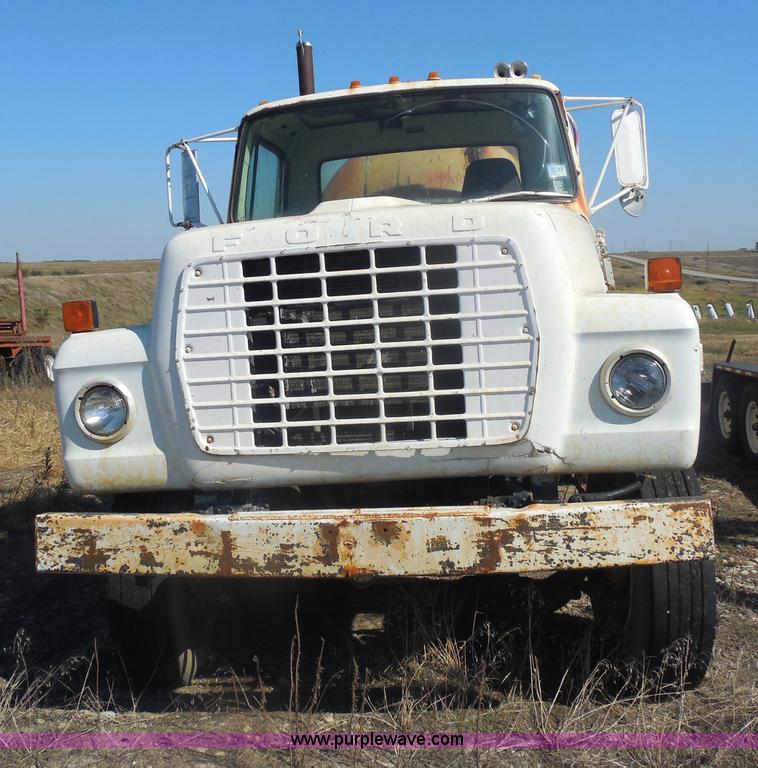 image for item I1313 1980 Ford F8000 water truck