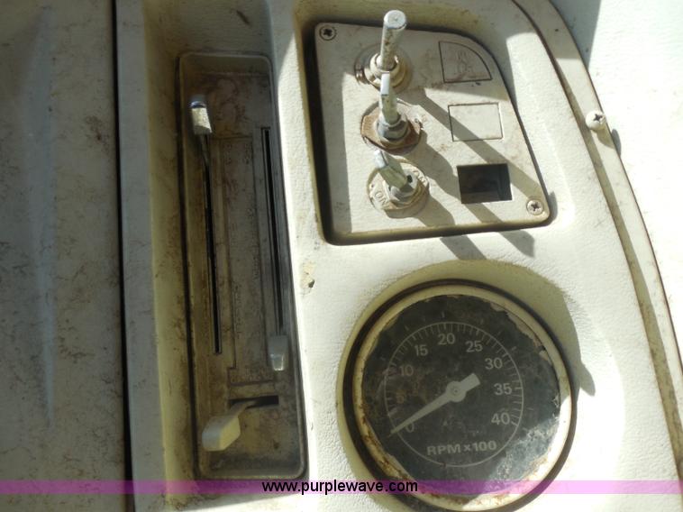 image for item I1313 1980 Ford F8000 water truck