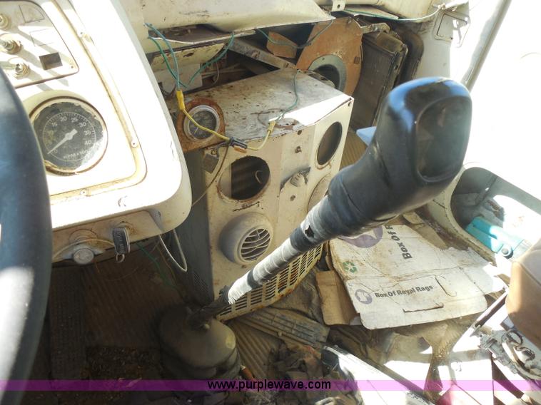 image for item I1313 1980 Ford F8000 water truck