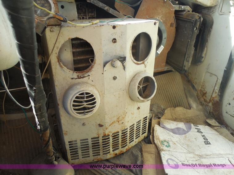 image for item I1313 1980 Ford F8000 water truck