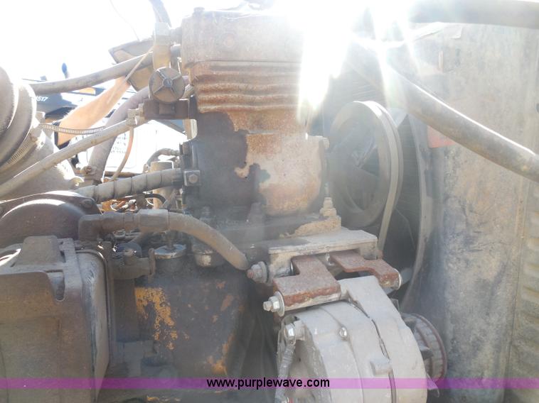 image for item I1313 1980 Ford F8000 water truck