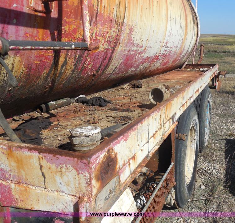 image for item I1313 1980 Ford F8000 water truck