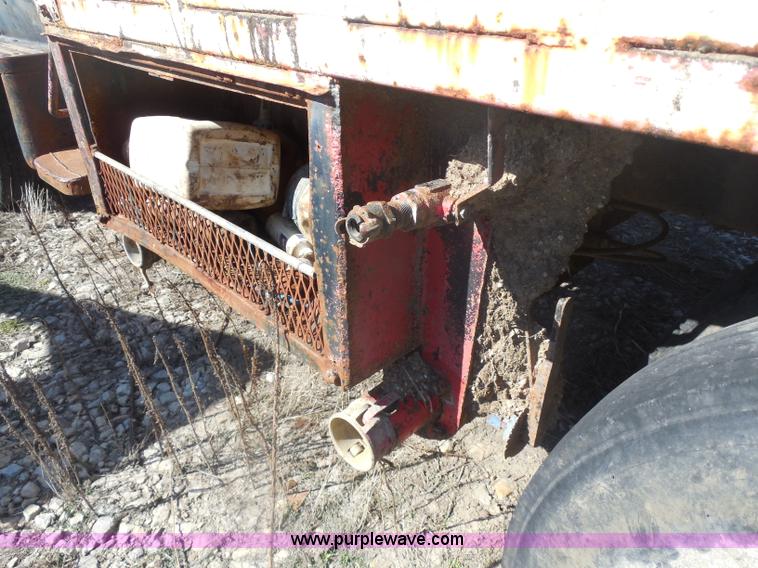 image for item I1313 1980 Ford F8000 water truck