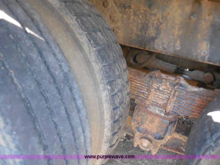 image for item I1313 1980 Ford F8000 water truck