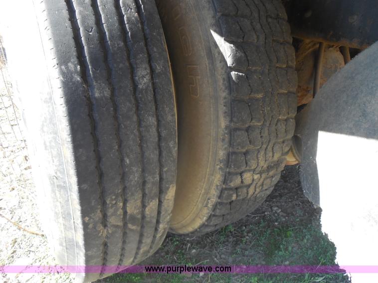 image for item I1313 1980 Ford F8000 water truck