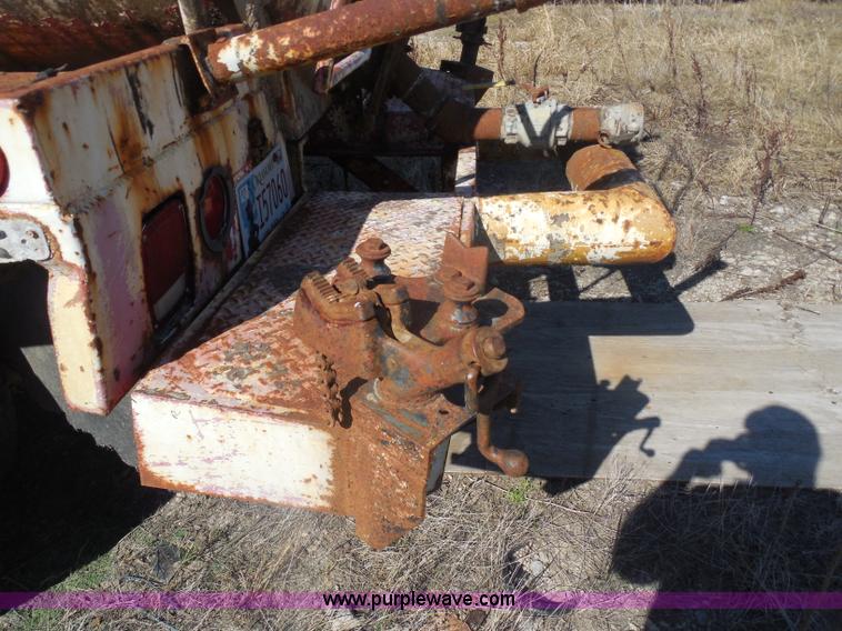 image for item I1313 1980 Ford F8000 water truck