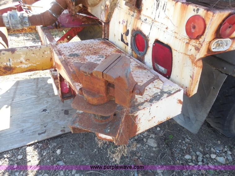 image for item I1313 1980 Ford F8000 water truck