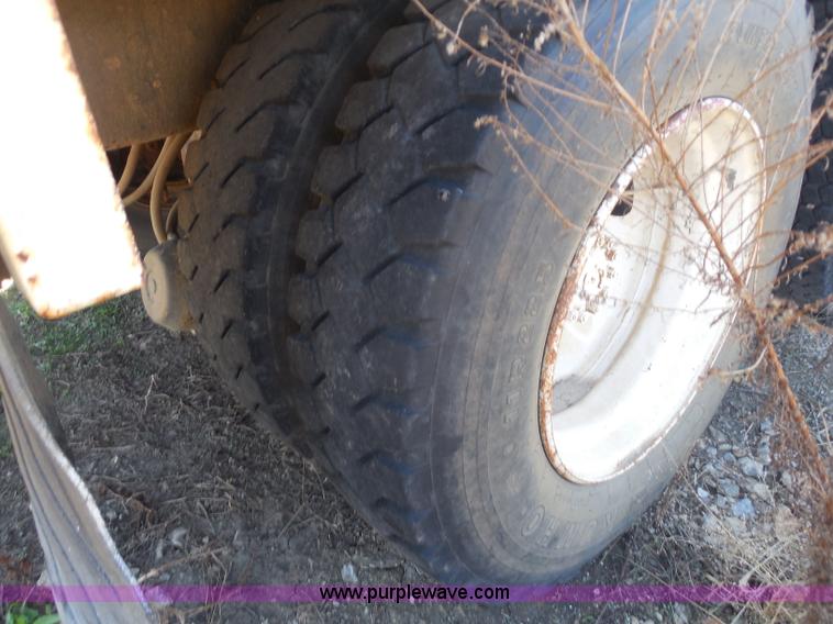 image for item I1313 1980 Ford F8000 water truck